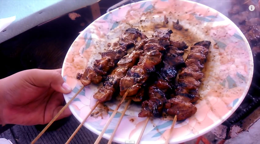Bò nướng lá lốt Việt Nam là món ăn đường phố nổi tiếng - 2