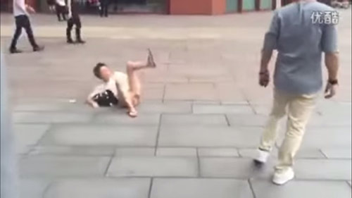 Cô gái đi hẹn hò bị đánh vì không giống ảnh trên mạng - 4