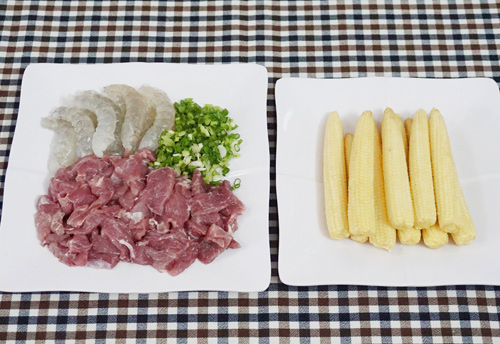 Chả tôm thịt bọc ngô bao tử chiên - 1